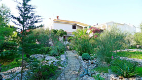 Apartments Mladenka