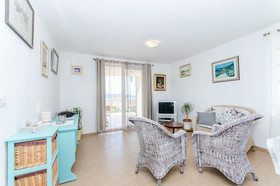 House Anela