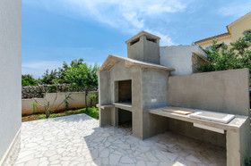 House Anela