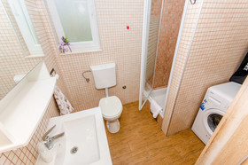 House Anela
