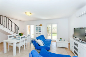 House Nikolina