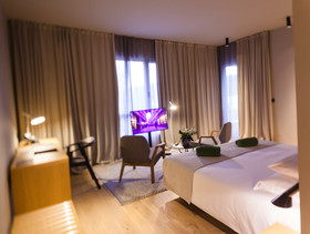 One Suite Hotel