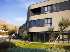 One Suite Hotel