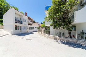 Rooms & Apartments Barišic