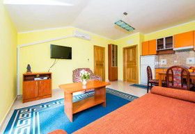 Apartments Dubelj