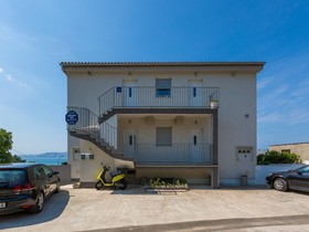 Apartment Mirta