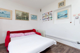 Apartments and Room Sreten
