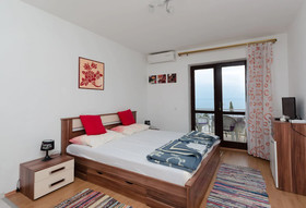 Apartments and Room Sreten