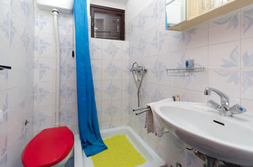Apartments and Room Sreten