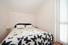 Apartments Snjezana
