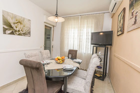 Apartments and Room Mirjana