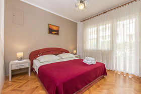 Apartments and Room Mirjana