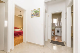 Apartments and Room Mirjana