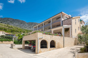Apartments And Rooms Denis