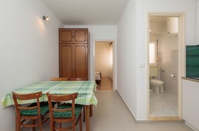 Apartments And Rooms Denis