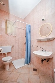 Apartments and Rooms Nikola