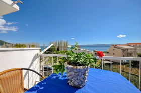 Apartments and Rooms Nikola