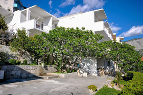 Apartments and Rooms Nikola