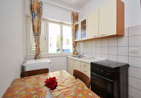 Apartments and Rooms Nikola