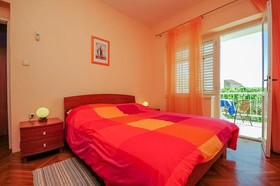 Apartments and Rooms Nikola