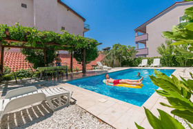Apartments Ljiljana