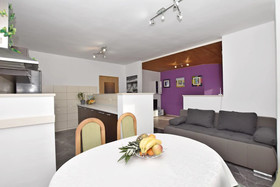 Apartments Mladen