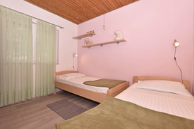 Apartments Mladen