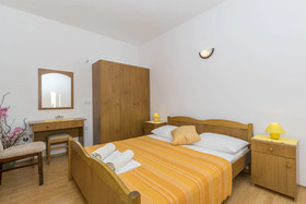 Apartments Tonci