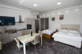 Luxury Apartment Ina