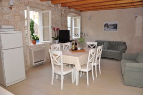Villa Mama