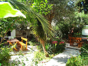 Antonio Apartments
