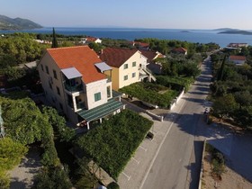 Apartments Ivo