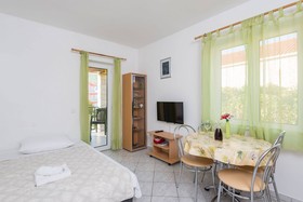 Apartments Ivo