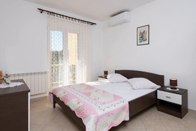 Apartments Jaksa