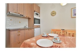 Apartments Trstenica