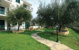 Apartments Trstenica