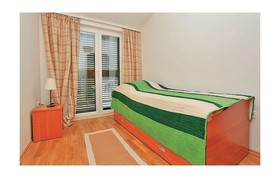 Apartments Trstenica