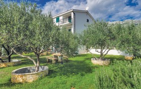 Apartments Trstenica