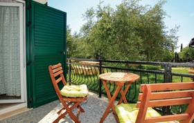 Apartments Trstenica