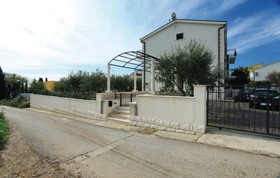 Apartments Trstenica