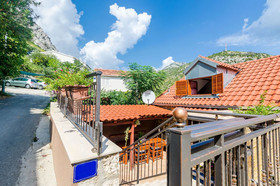 House Lazar