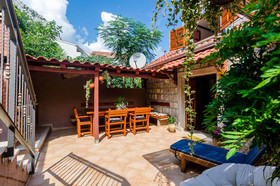 House Lazar
