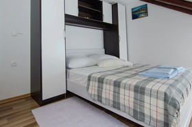 House Lazar