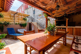 House Lazar