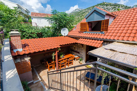 House Lazar