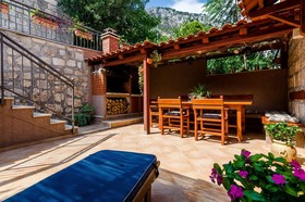 House Lazar