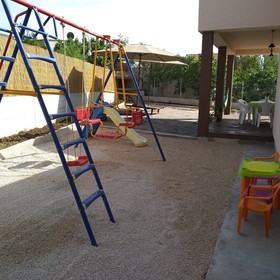 Holiday House Meri