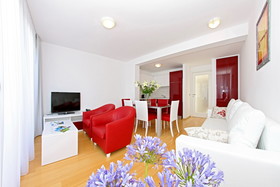 Sunnyside Apartments Petrcane