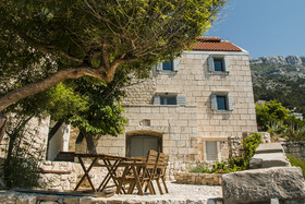 Stone Lady Holiday House
