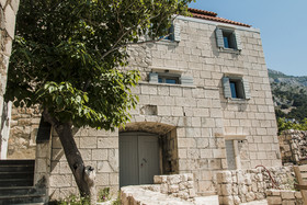 Stone Lady Holiday House